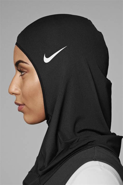 nike sporthoofddoek|Nike lanceert de Pro Hijab, een hoofddoek die moslima’s niet.